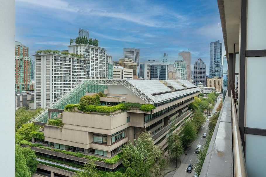 1012 1010 Howe Street Vancouver, BC - 18