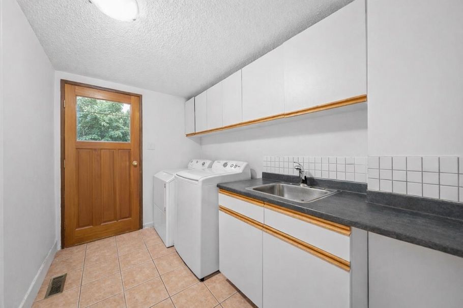 5600 Grousewoods Place North Vancouver, BC - 28