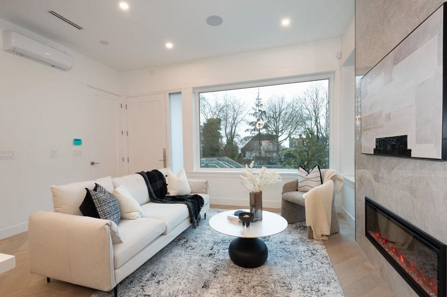 4426 W 4th Avenue Vancouver, BC - 14