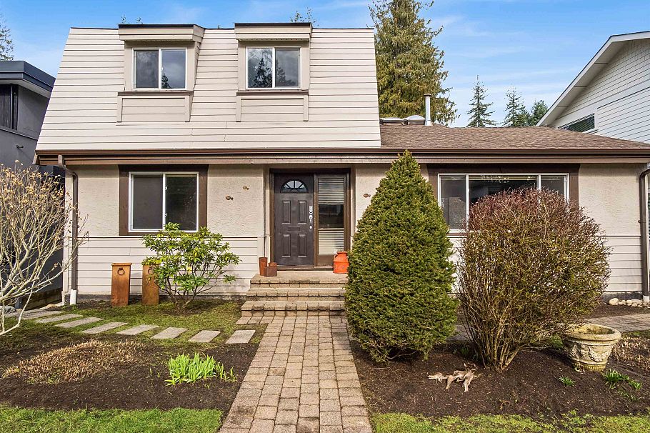 1140 W 20th Street North Vancouver, BC - 24