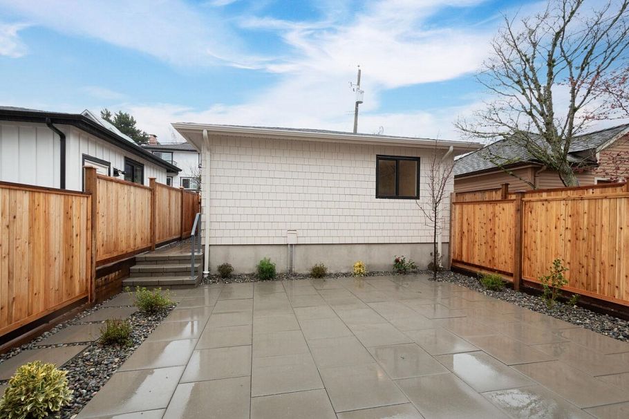 4424 W 4th Avenue Vancouver, BC - 35