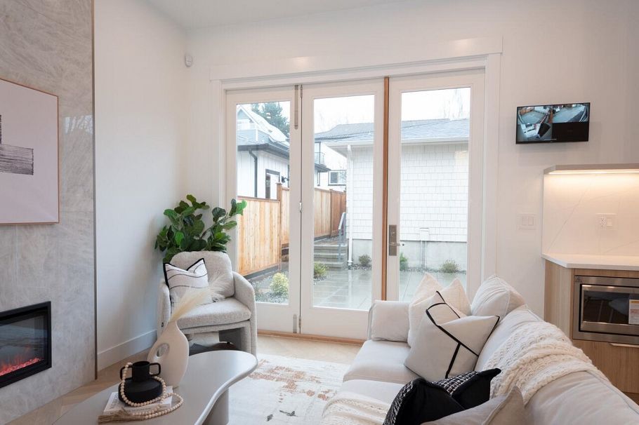 4424 W 4th Avenue Vancouver, BC - 11