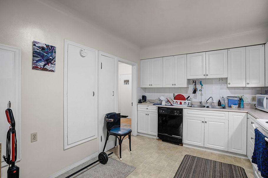 285 E 48th Avenue Vancouver, BC - 31