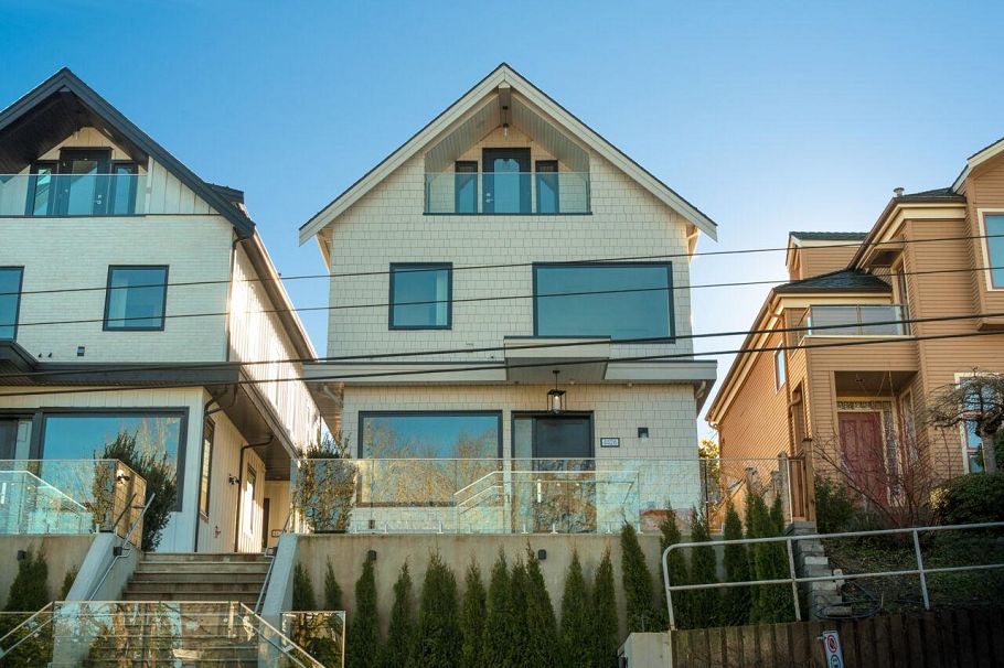 4426 W 4th Avenue Vancouver, BC - 8