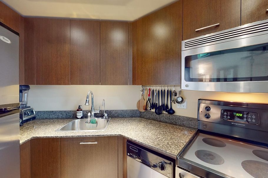 703 1212 Howe Street Vancouver, BC - 6