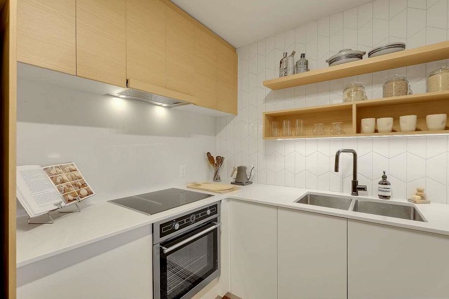 305 4868 Fraser Street Vancouver, BC - 4