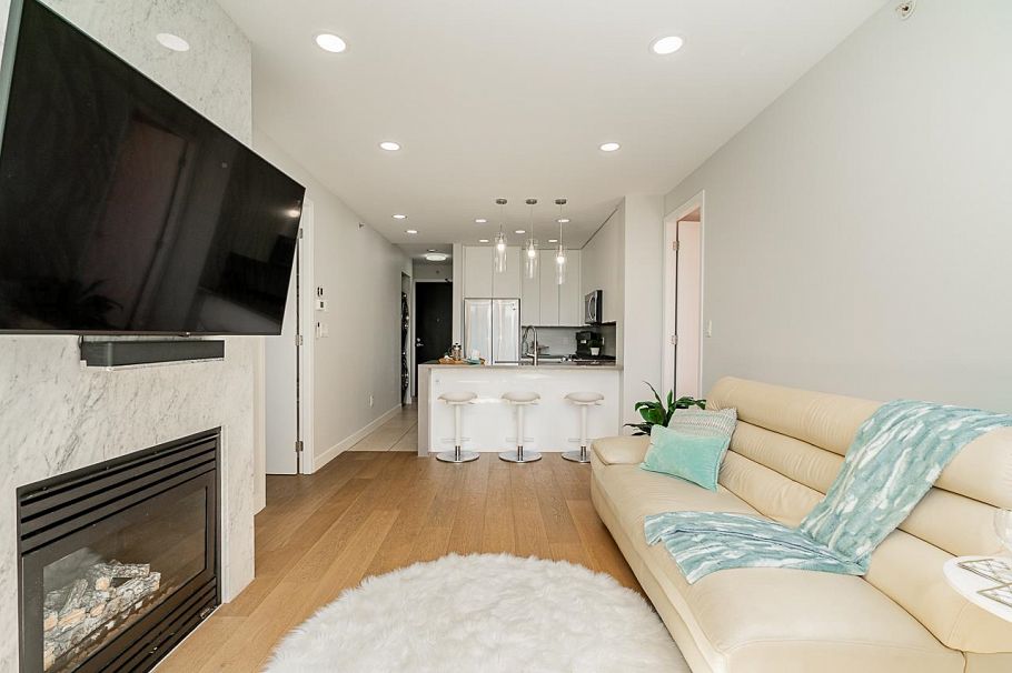 1002 170 W 1st Street North Vancouver, BC - 13