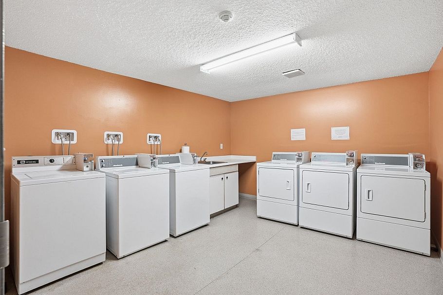 303 1516 Charles Street Vancouver, BC - 31