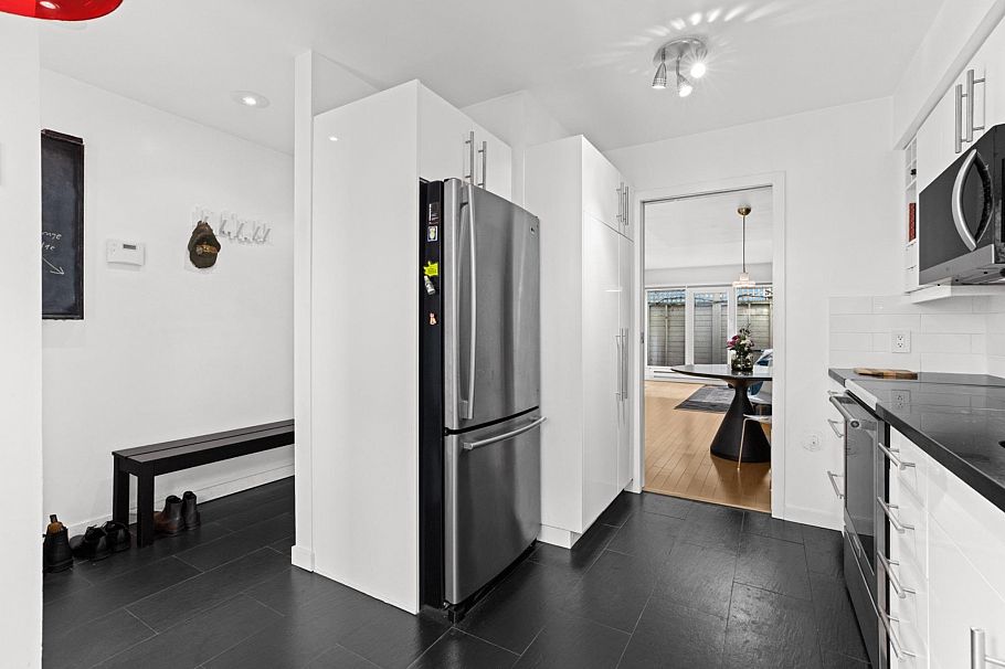 1286 W 7th Avenue Vancouver, BC - 6