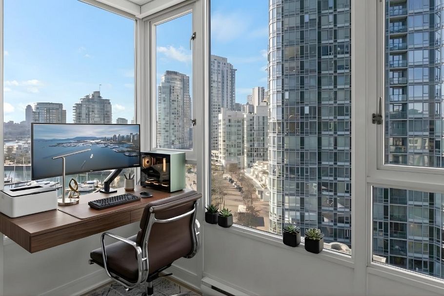 1507 1033 Marinaside Crescent Vancouver, BC - 12