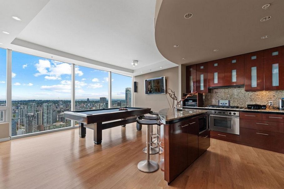 4303 938 Nelson Street Vancouver, BC - 1