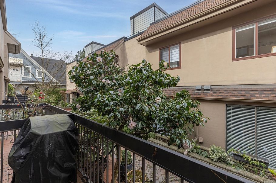 1286 W 7th Avenue Vancouver, BC - 38