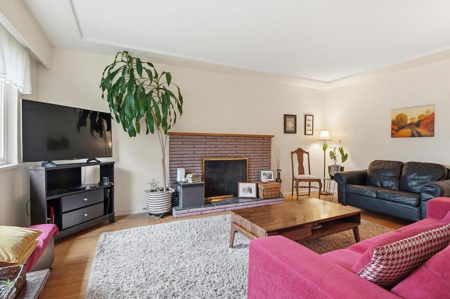 2935 Victoria Drive Vancouver, BC - 3