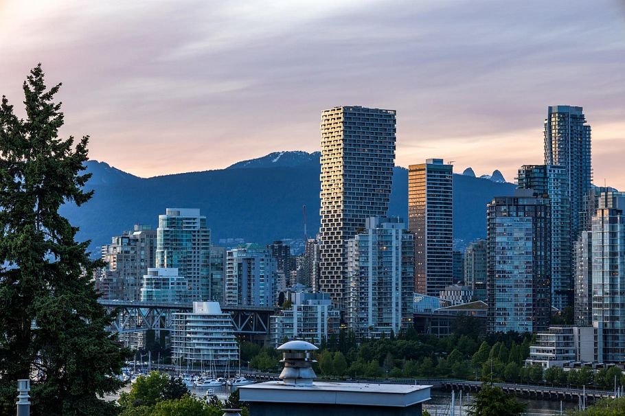 2391 Oak Street Vancouver, BC - 24