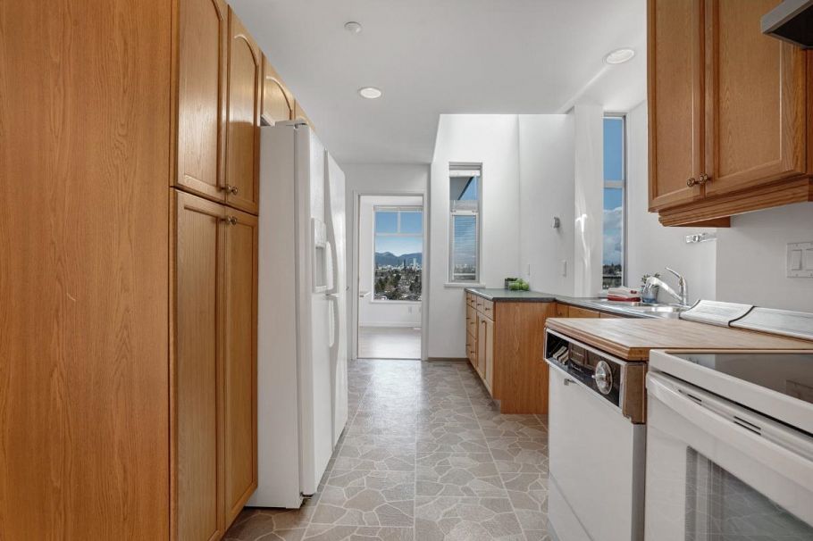 2856 W King Edward Avenue Vancouver, BC - 29