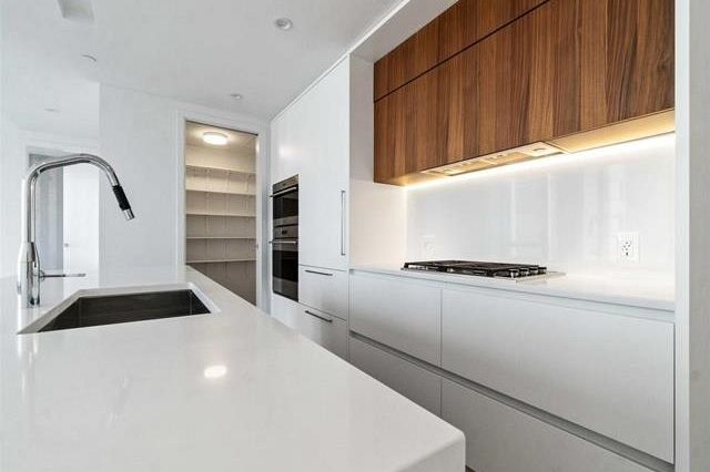 2005 885 Cambie Street Vancouver, BC - 4