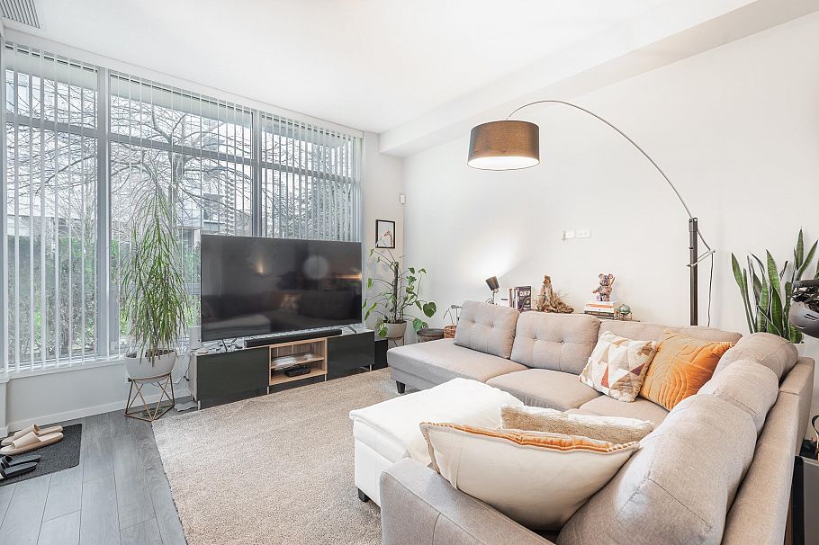 5822 Patterson Avenue Burnaby, BC - 2