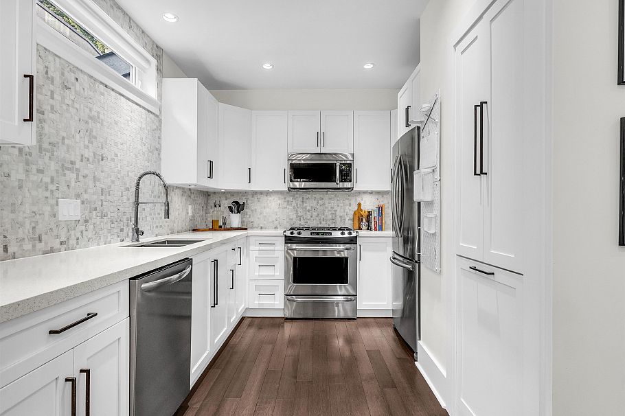 329 E 7th Avenue Vancouver, BC - 9