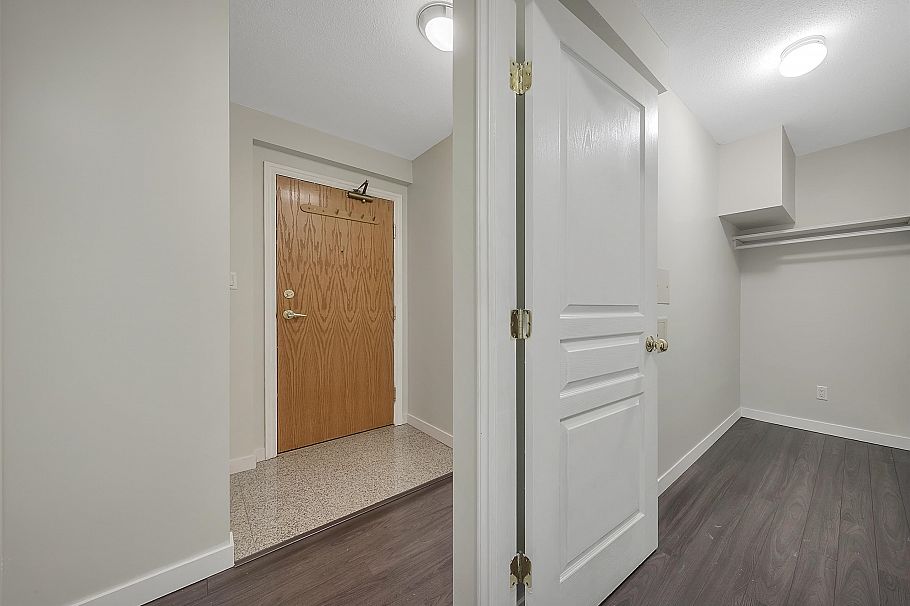 309 1189 Howe Street Vancouver, BC - 14