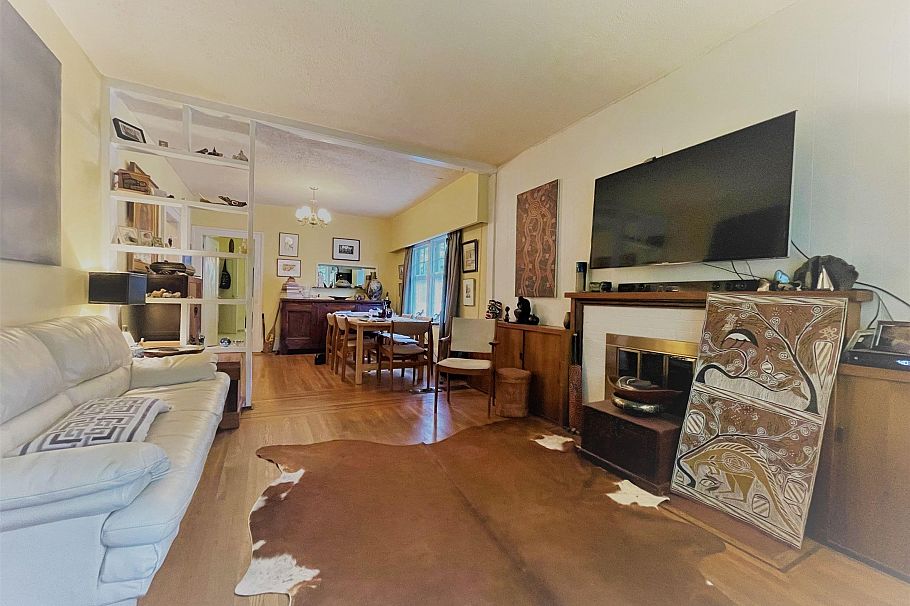 3259 W 7th Avenue Vancouver, BC - 1