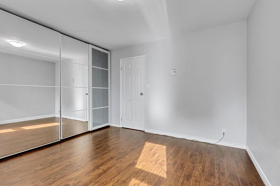 5 1535 St. Georges Avenue North Vancouver, BC - 11