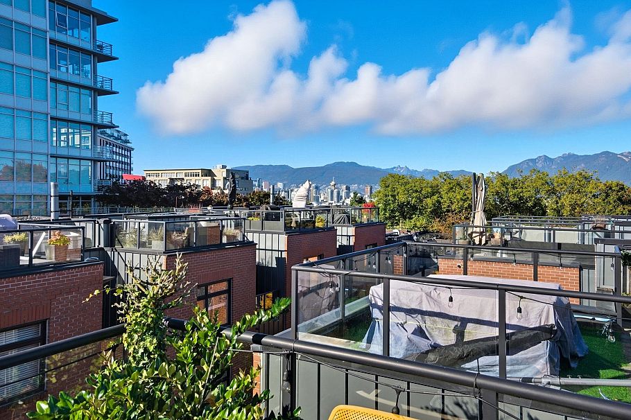 2761 Guelph Street Vancouver, BC - 22