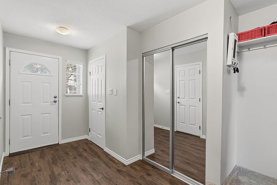 46 3939 Indian River Drive North Vancouver, BC - 2