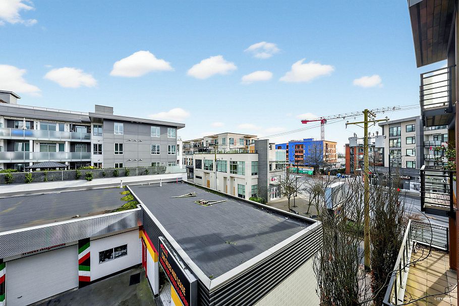 307 733 W 14 Street North Vancouver, BC - 20