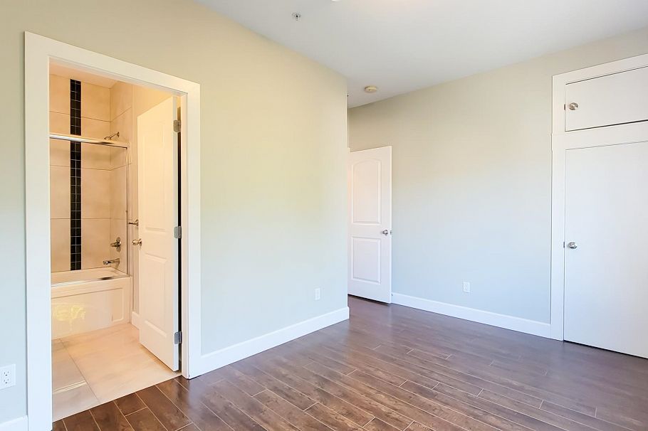 3096 E 26th Avenue Vancouver, BC - 19