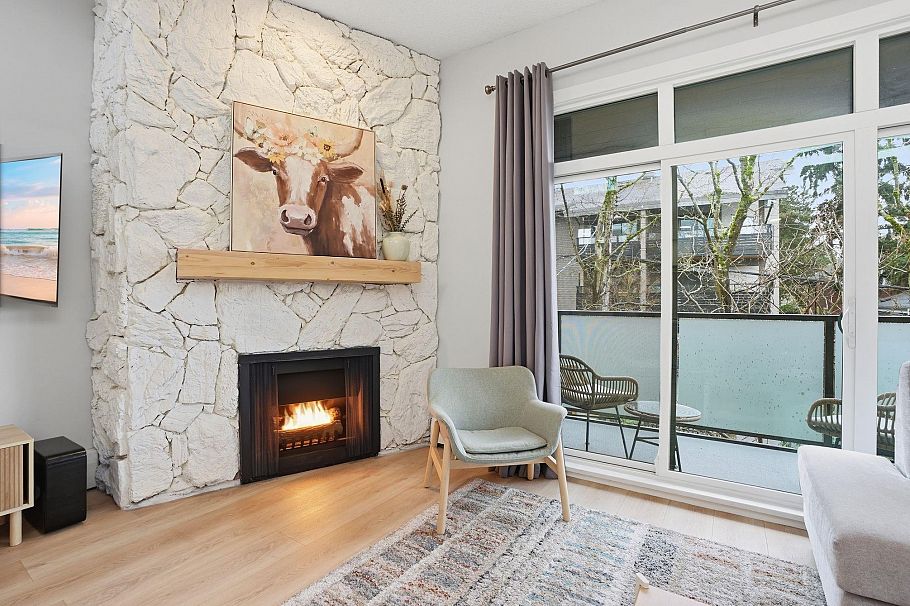 303 1516 Charles Street Vancouver, BC - 4