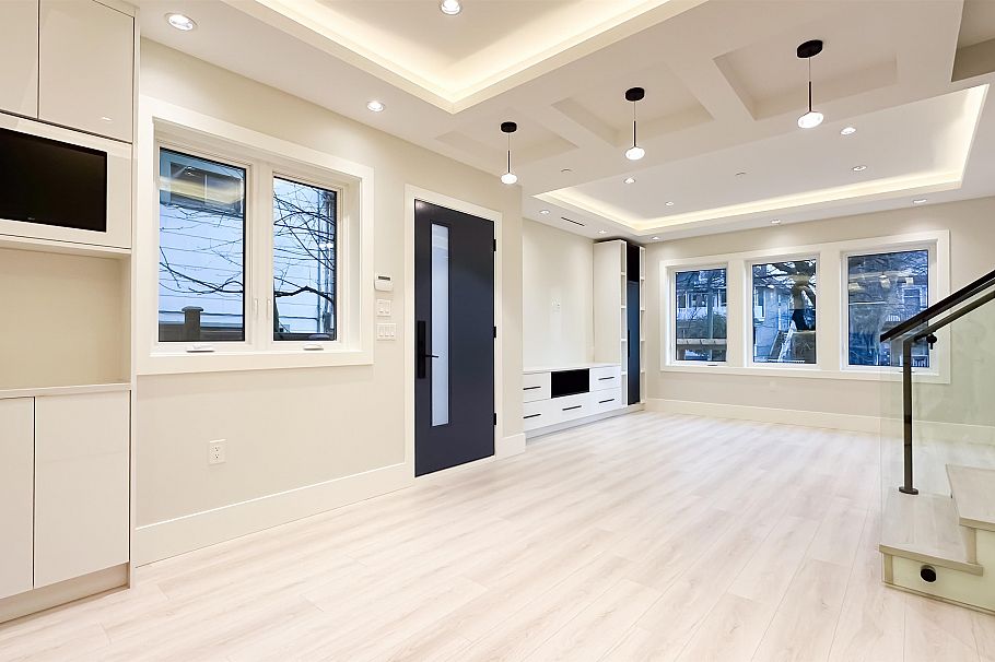 2373 7th Ave W Vancouver, BC - 9