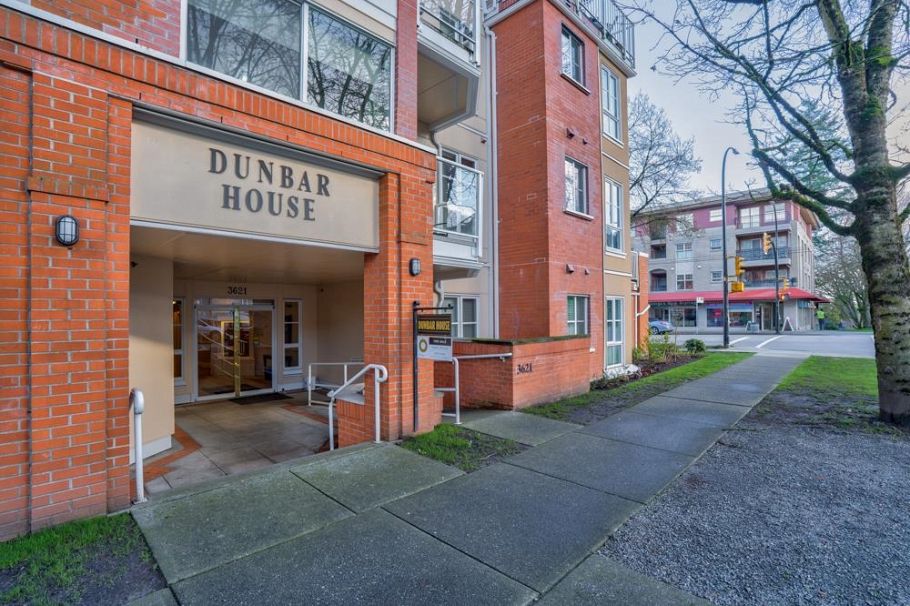 402 3621 W 26th Avenue Vancouver, BC - 1
