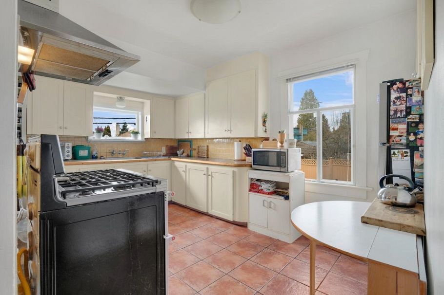 7405 West Boulevard Vancouver, BC - 10