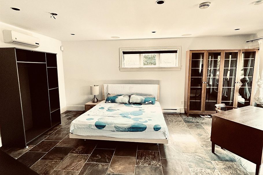 Studio 1912 ACADIA ROAD, Vancouver BC V6T 1R4 Vancouver, BC - 2