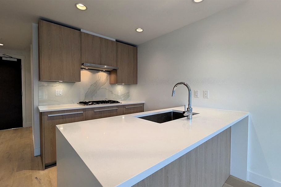 802 1210 E 27th Street North Vancouver, BC - 8