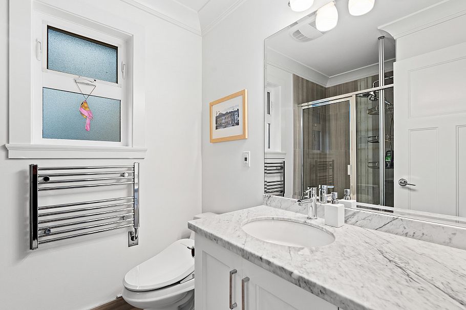 3360 Baird Road North Vancouver, BC - 24