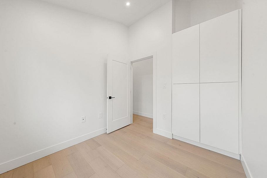 3483 Adanac Street Vancouver, BC - 17