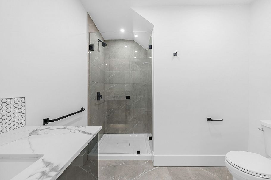 1685 Lakewood Drive Vancouver, BC - 10