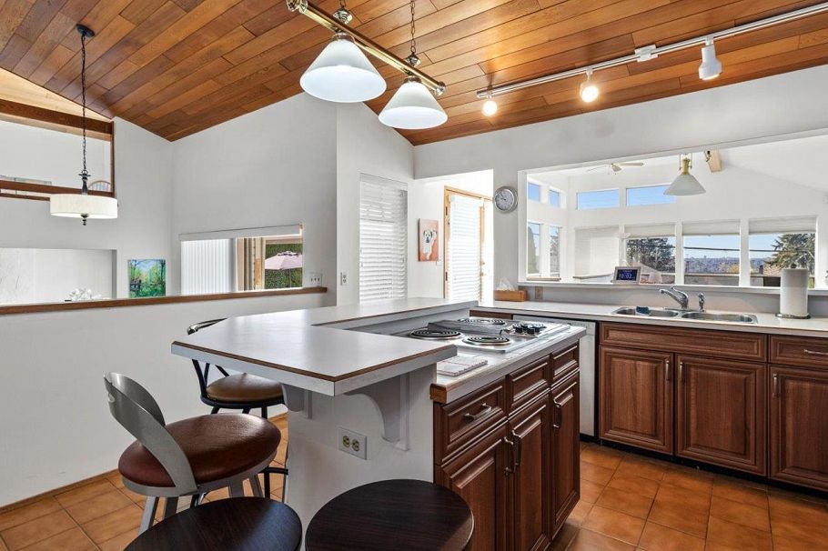 513 E 6th Street North Vancouver, BC - 6