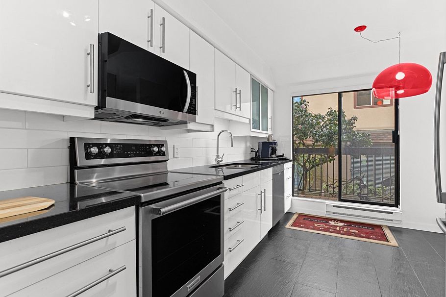 1286 W 7th Avenue Vancouver, BC - 5