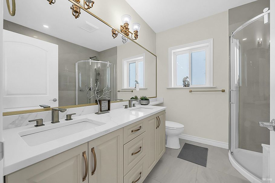 2936 E 2nd Avenue Vancouver, BC - 14