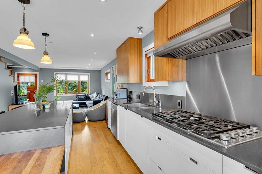 57 W 17th Avenue Vancouver, BC - 9