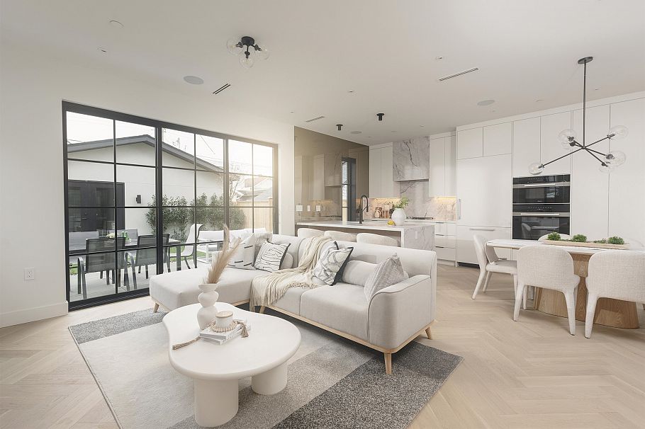 2 240 E 37th Avenue Vancouver, BC - 3