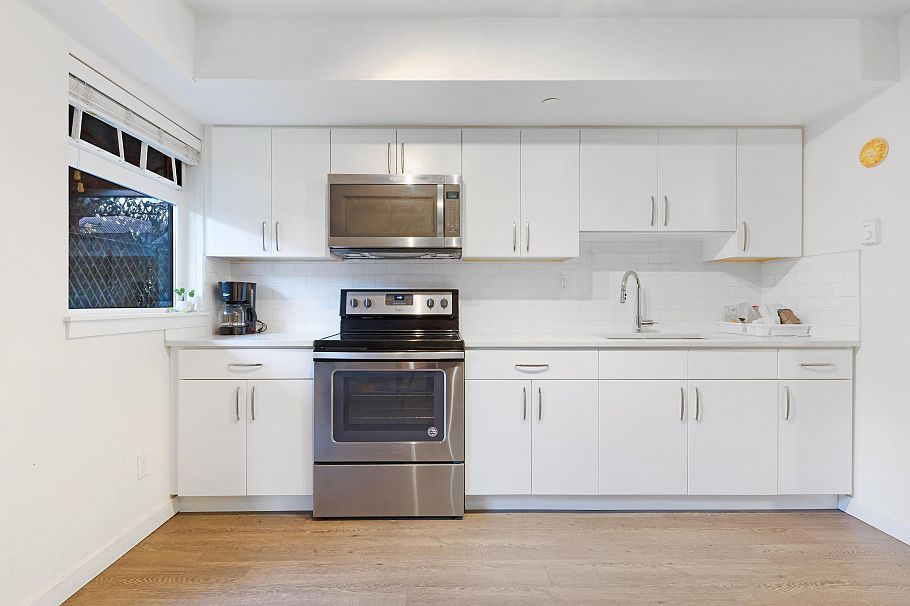 2763 Duke Street Vancouver, BC - 21