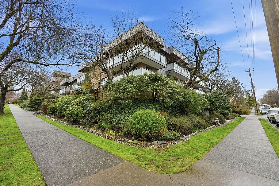 303 1516 Charles Street Vancouver, BC - 35