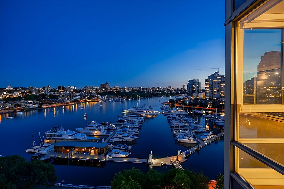 1507 1033 Marinaside Crescent Vancouver, BC - 7