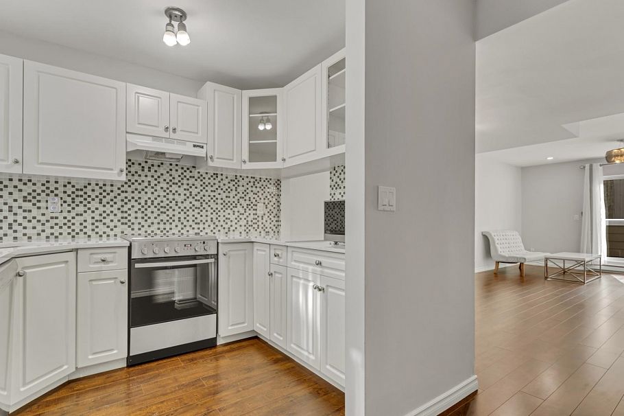 5 1535 St. Georges Avenue North Vancouver, BC - 8