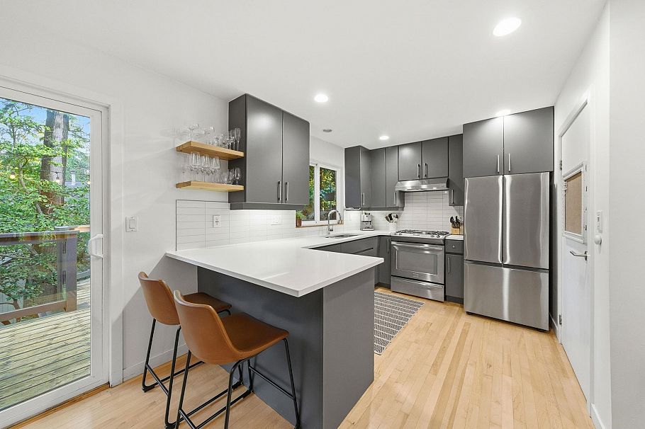 1616 Roxbury Road North Vancouver, BC - 9