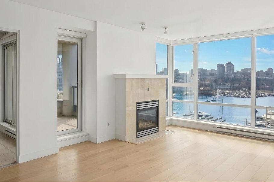 1507 1033 Marinaside Crescent Vancouver, BC - 4