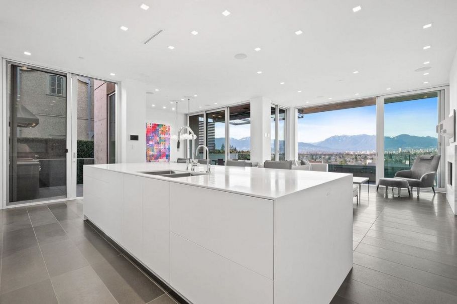 2705 W 30th Avenue Vancouver, BC - 7